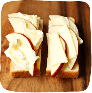 りんごとバターとチーズの重ね方