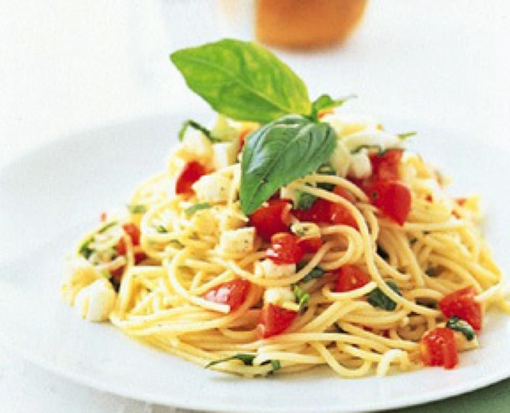 モッツァレラチーズとミニトマトの冷製スパゲッティーニ