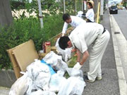 Joint cleaning activity in the local industrial community area (Hanshin Silo Co., Ltd.)